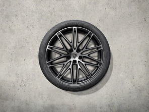 RS Spyder 22' design summer wheel-and-tyre set, high gloss black. Porsche Macan-e - 95C044660H